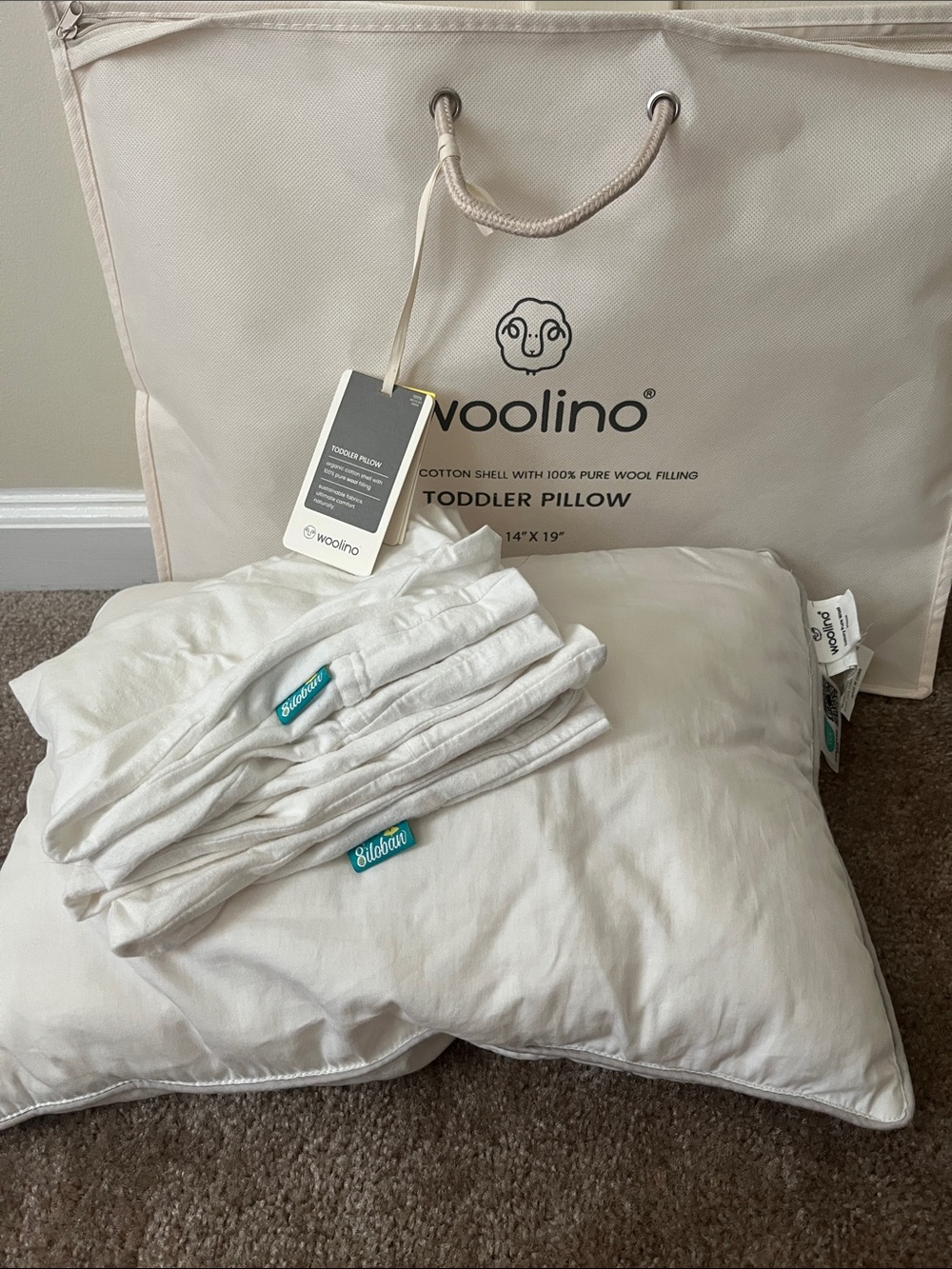 Woolino Toddler Pillow Wool-Filled with 2 organic cotton pillowcases